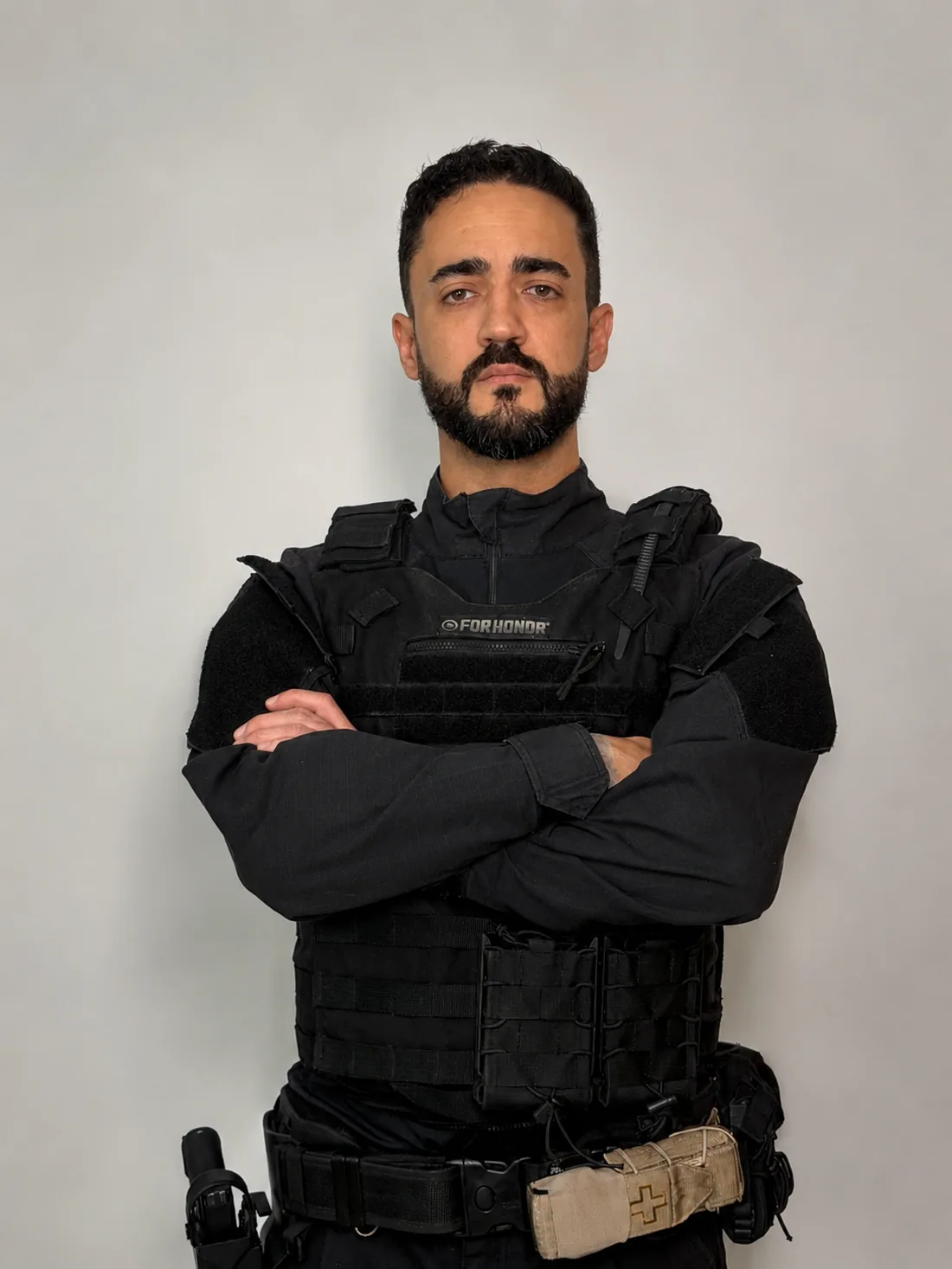 Caio Mendonça em uniforme operacional da Polícia Federal